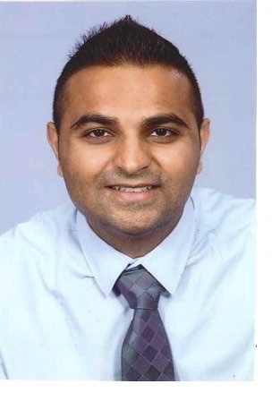 Portrait of Dr. Ashish R. Thakakr